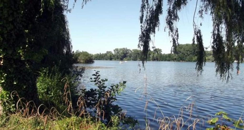 Výhled na řeku, která protéká v blízkosti apartmánu