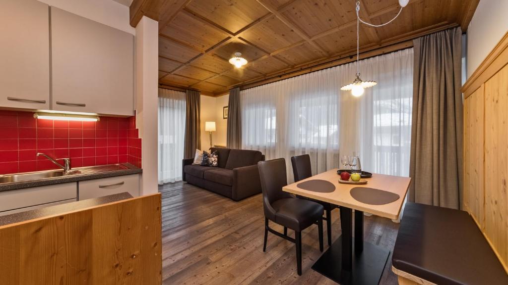 Kuchyň nebo kuchyňský kout v ubytování ALMA mountain residence