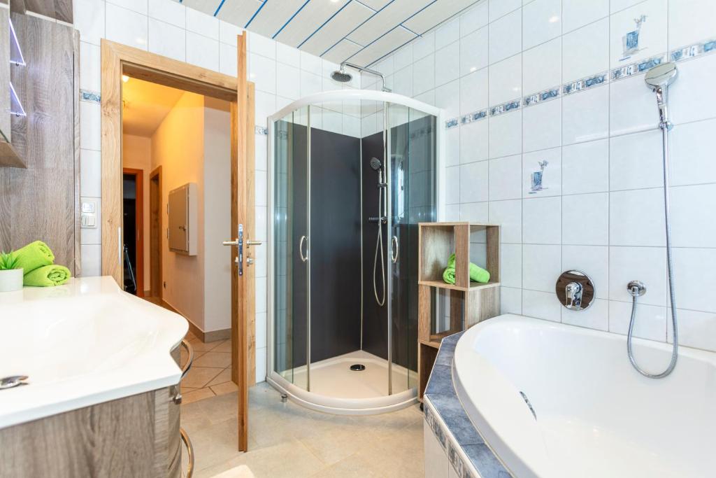Koupelna v ubytování Mittermooshof