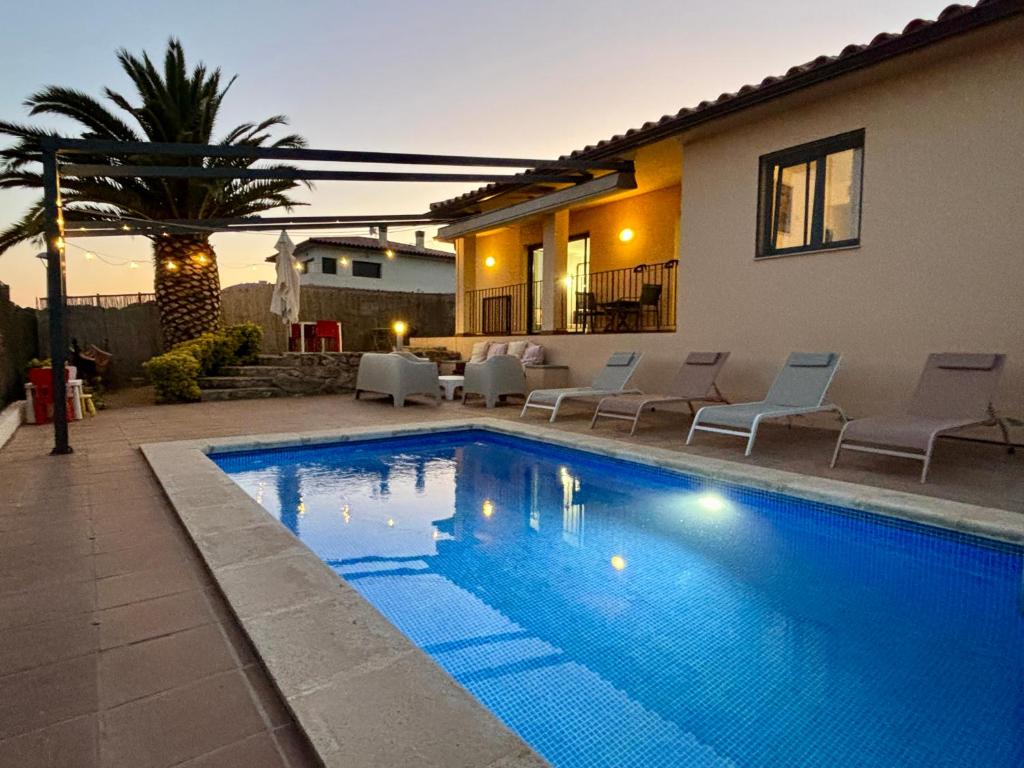 Bazén v ubytování Villas Medes Mar - Plus Costa Brava nebo v jeho okolí