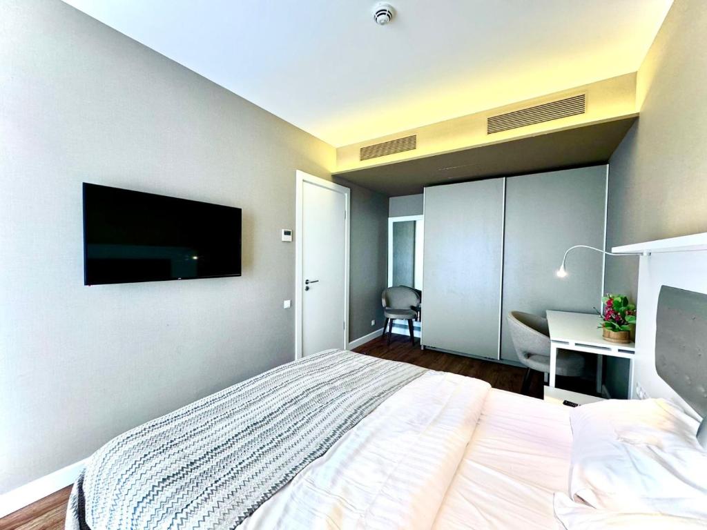 Sunshine Apartments Batumi - One-Bedroom Apartment With Balcony And Sea View
