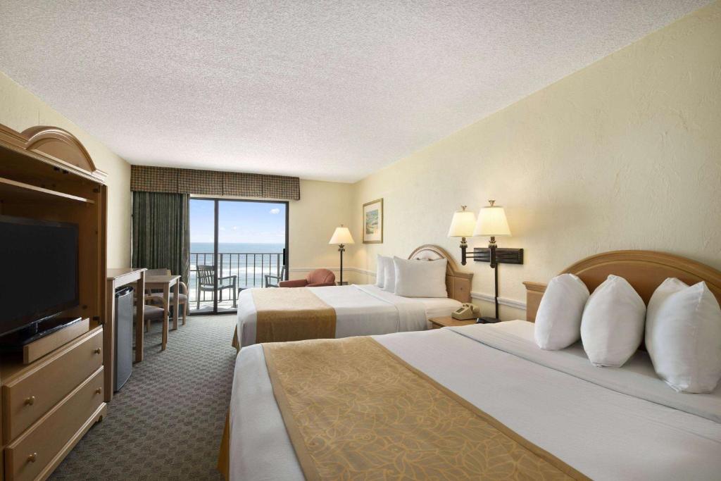 Days Inn by Wyndham Daytona Oceanfront photo