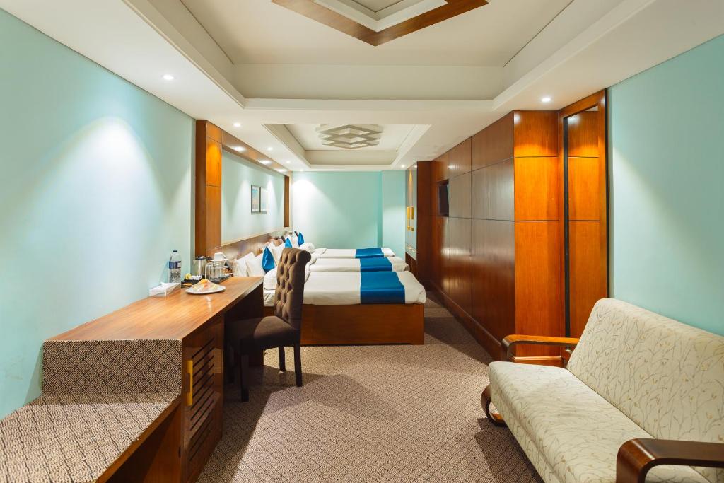 HOTEL THE CAPITAL LTD. photo