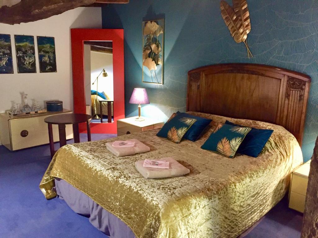 Logis de la Filanderie - Chambre Triple Basique Avec Salle De Bains Commune