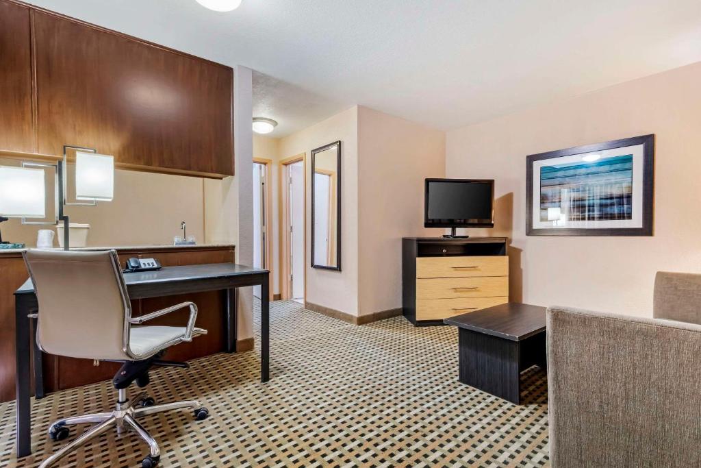 Quality Inn - King Suite - Non-fumeur
