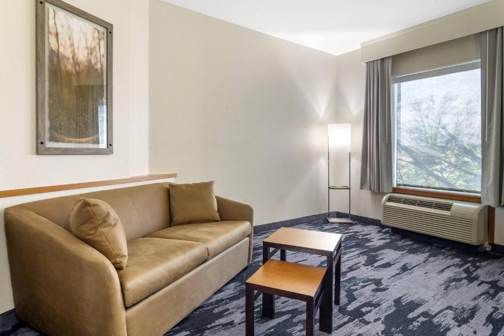 Fairfield Inn & Suites by Marriott Commerce - Error