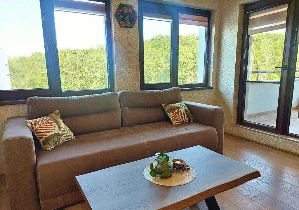 Posezení v ubytování Forest View Apartment