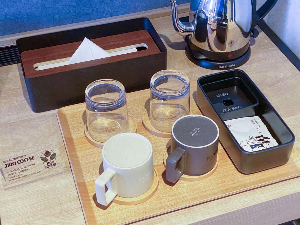 Příslušenství pro přípravu čaje a kávy v ubytování hotel around TAKAYAMA, Ascend Hotel Collection
