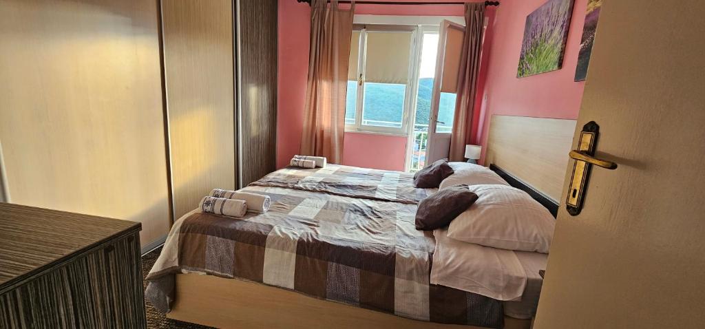 Posteľ alebo postele v izbe v ubytovaní Apartman Norma free parking