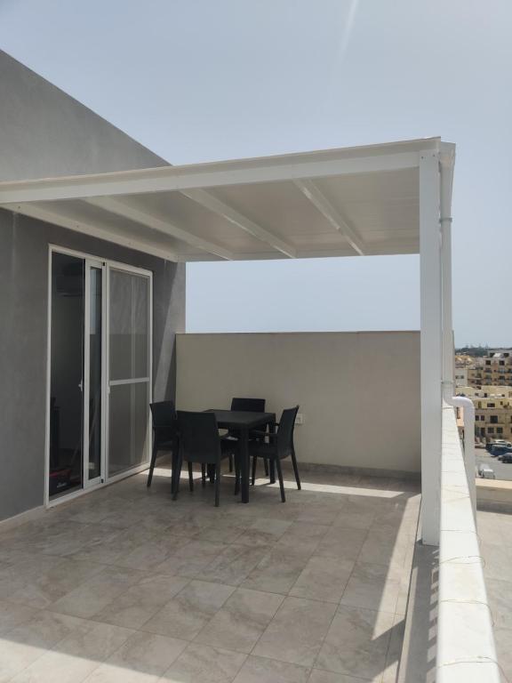 Balkón nebo terasa v ubytování Sea Breeze Duplex Deluxe Penthouse