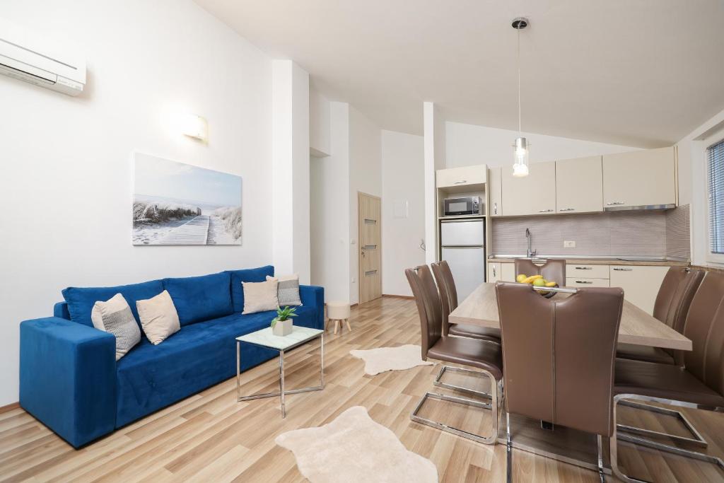Kuchyň nebo kuchyňský kout v ubytování Apartments Anita