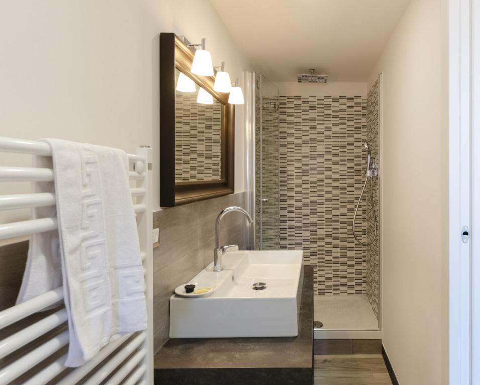 Kúpeľňa v ubytovaní JOIVY Spacious Family Apt for 4, in Carignano, Genoa
