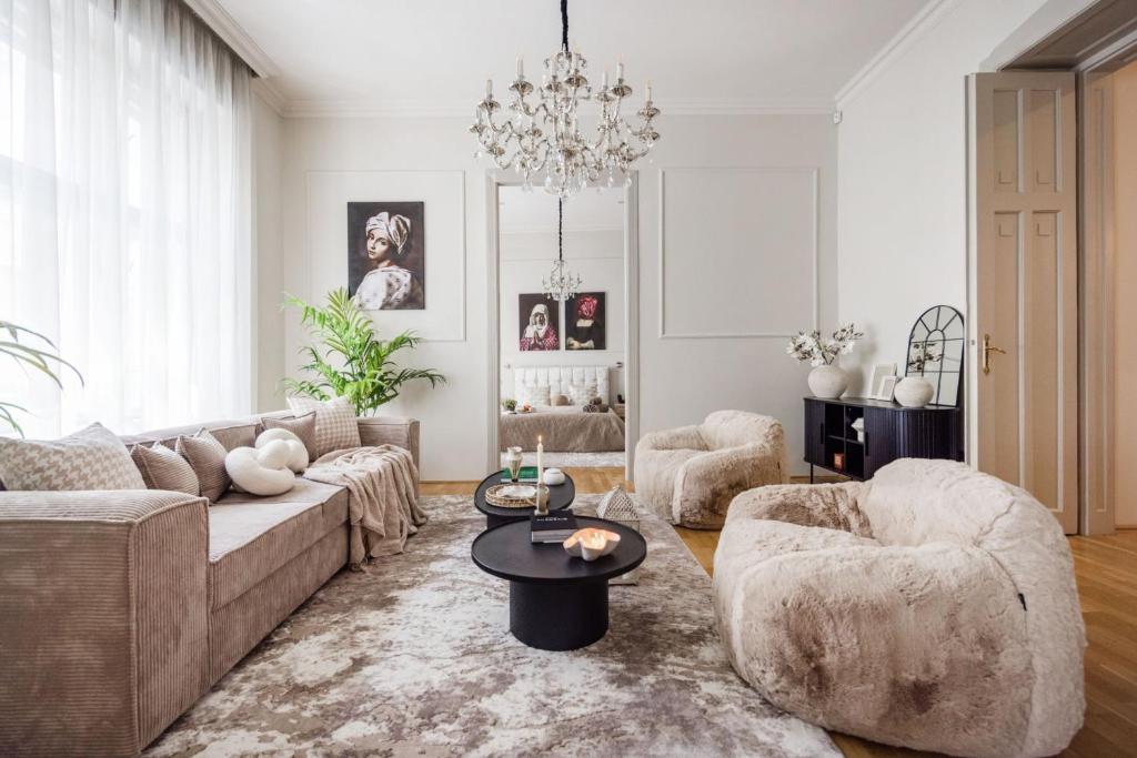 Timeless Elegant Apartment by Opera House 1065 Budapest, Hajós Street 16 -18 kép - 1