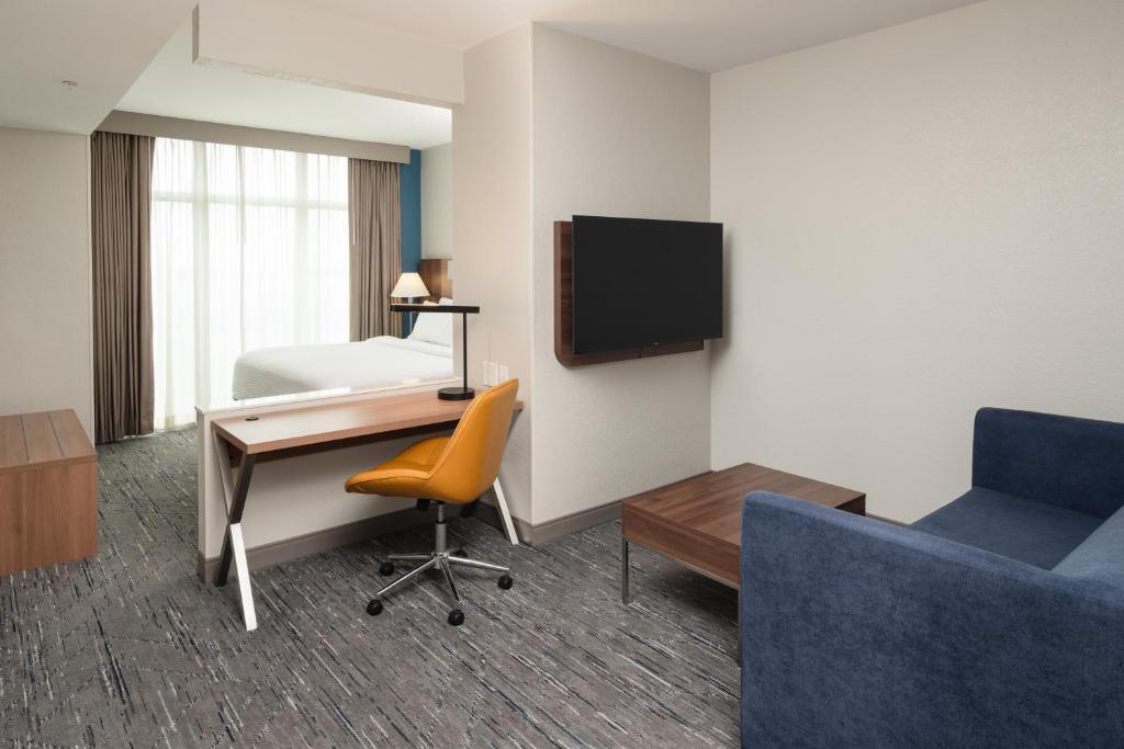Holiday Inn Express Miami Airport-Blue Lagoon Area, an IHG Hotel - 