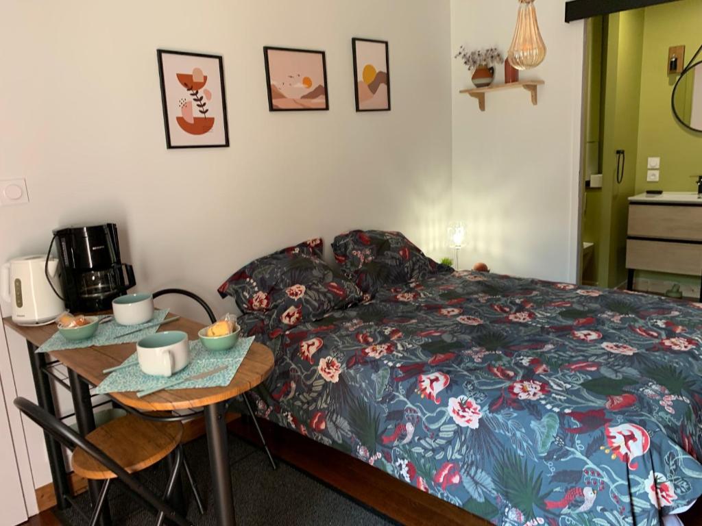 Postel nebo postele na pokoji v ubytování Chambre du Cotentin