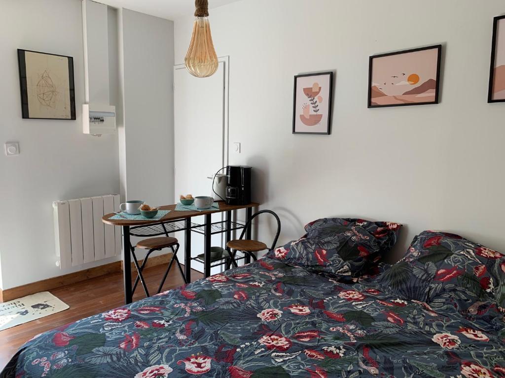 Postel nebo postele na pokoji v ubytování Chambre du Cotentin