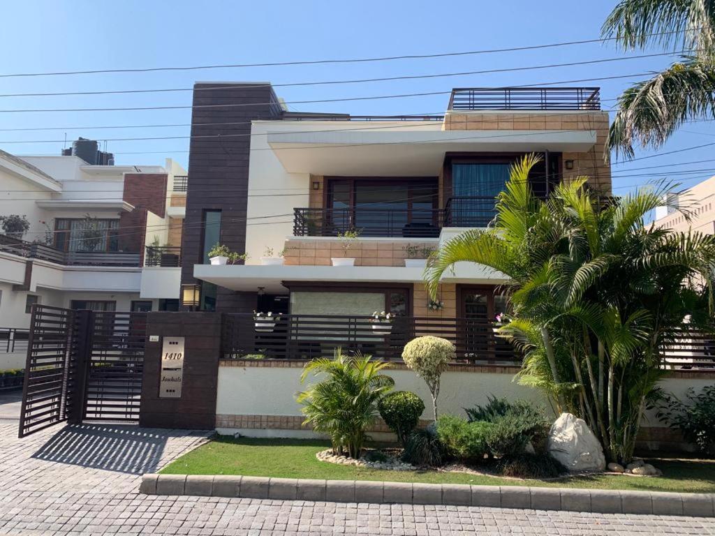 El edificio en el que está la villa