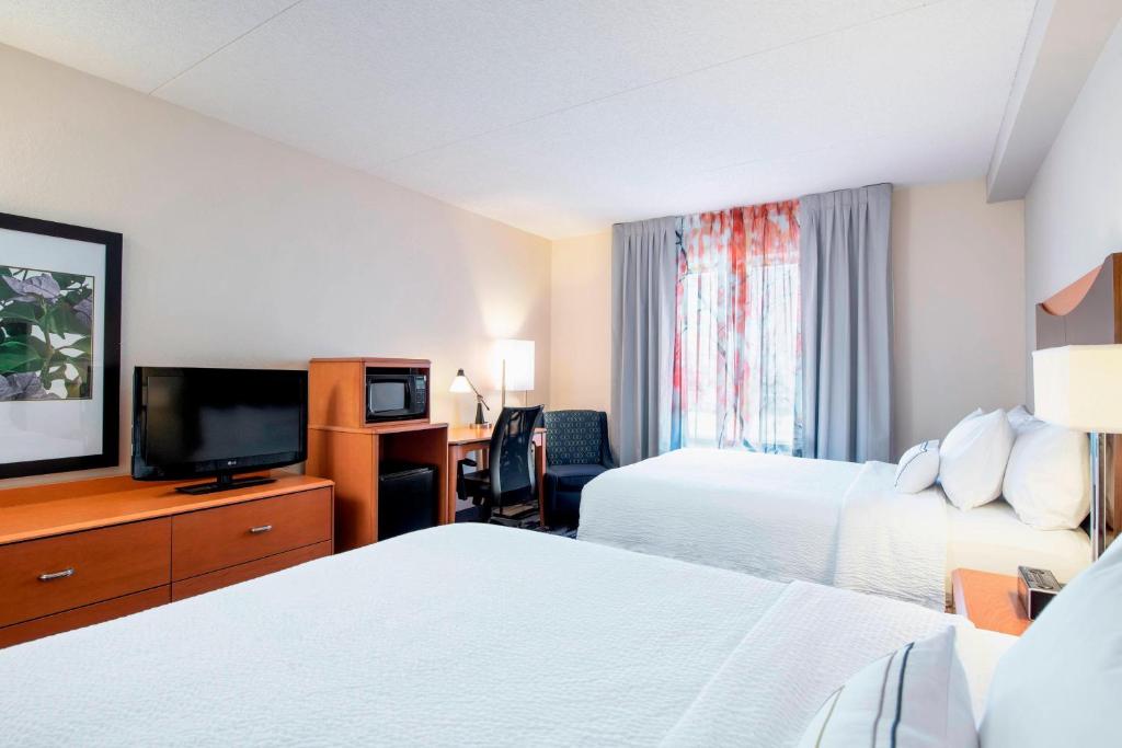 TV a/nebo společenská místnost v ubytování Fairfield Inn & Suites by Marriott Winnipeg