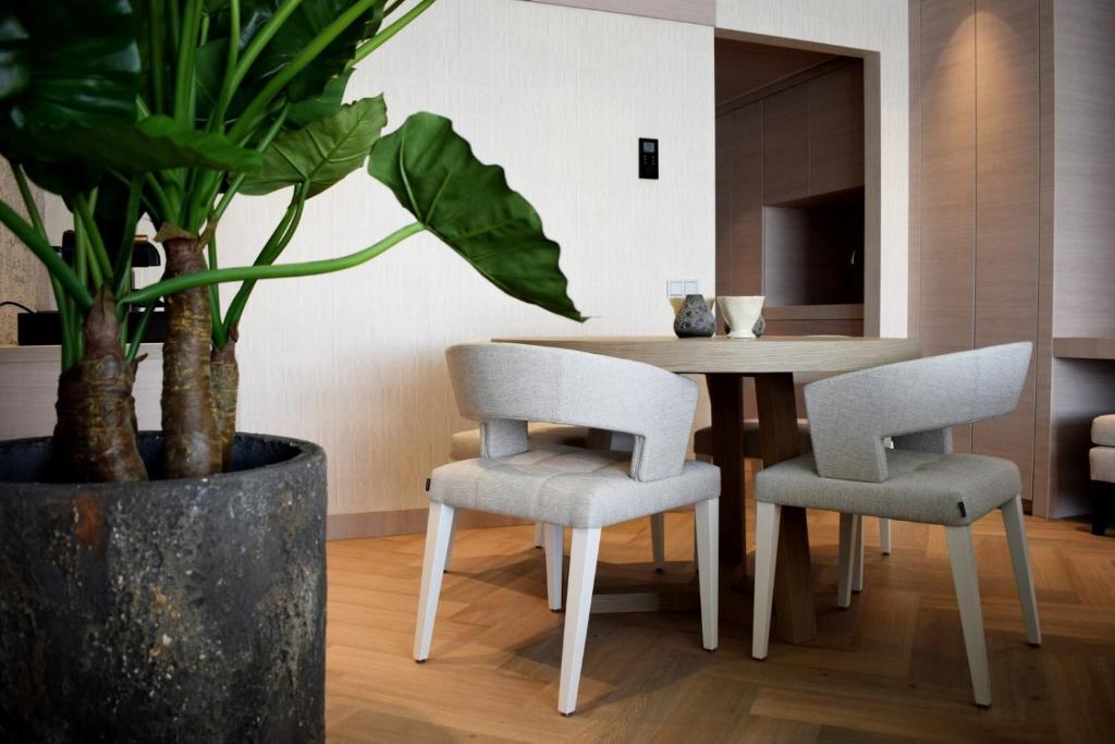 Van der Valk Hotel Hengelo - Suite With Hot Tub