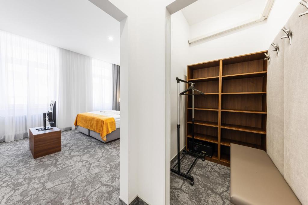 A1 Royal Plaza - Resim 26