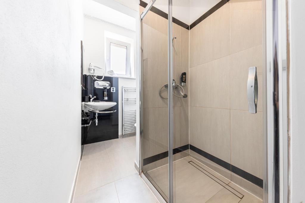 A1 Royal Plaza - Resim 8