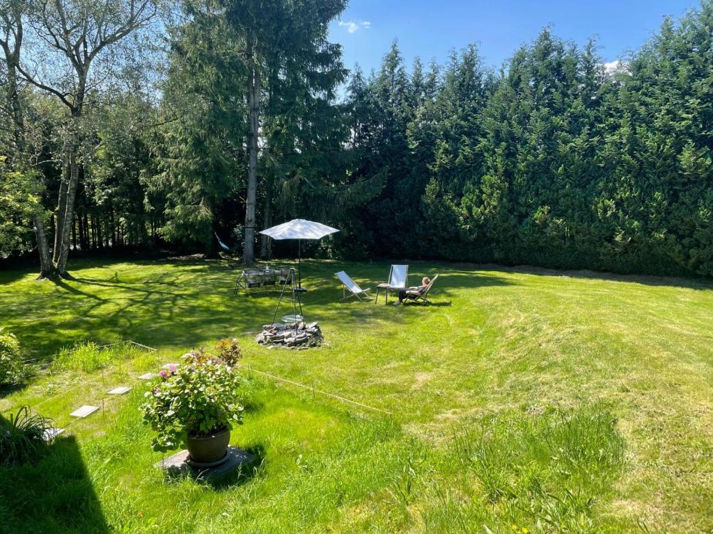 Zahrada ubytování Eole - Fermette typique Ardennaise
