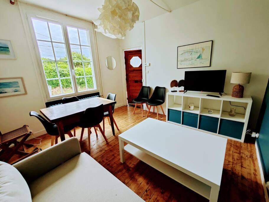 Photo de la galerie de l'établissement maison, à Plougasnou