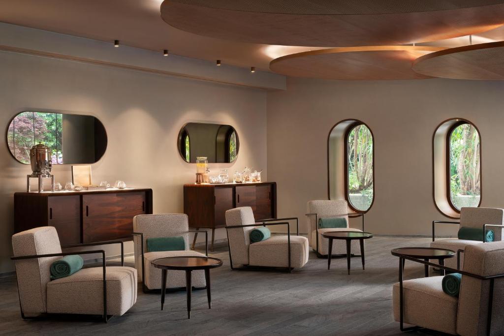 Posezení v ubytování Sheraton Lake Como Hotel
