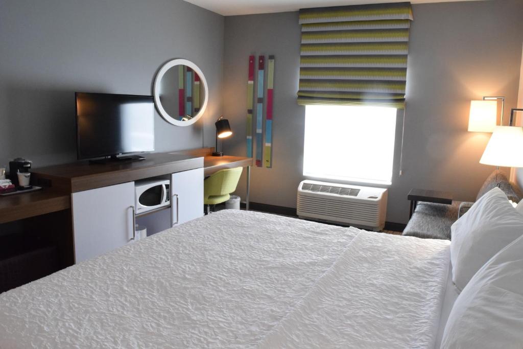Postel nebo postele na pokoji v ubytování Hampton Inn Hamburg