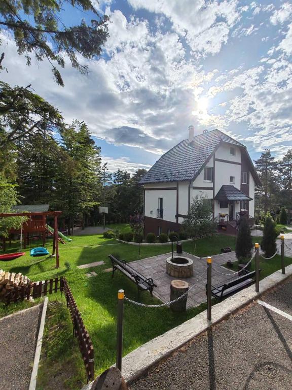 Zahrada ubytování Apartmani Borova Iglica Divčibare