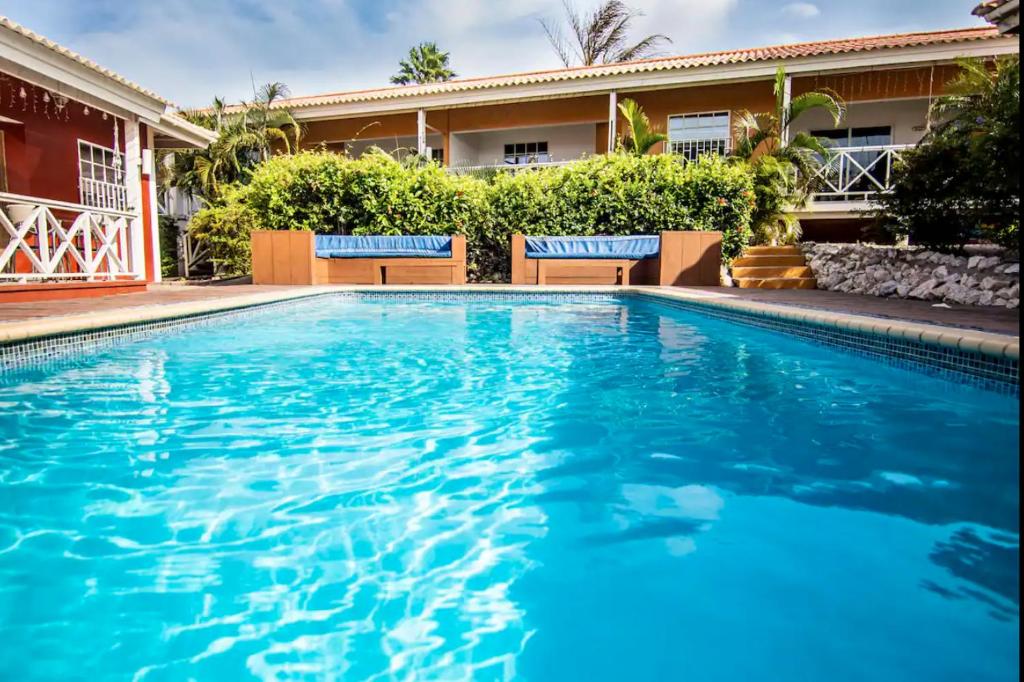 Bazén v ubytování Beach Life Apartments nebo v jeho okolí