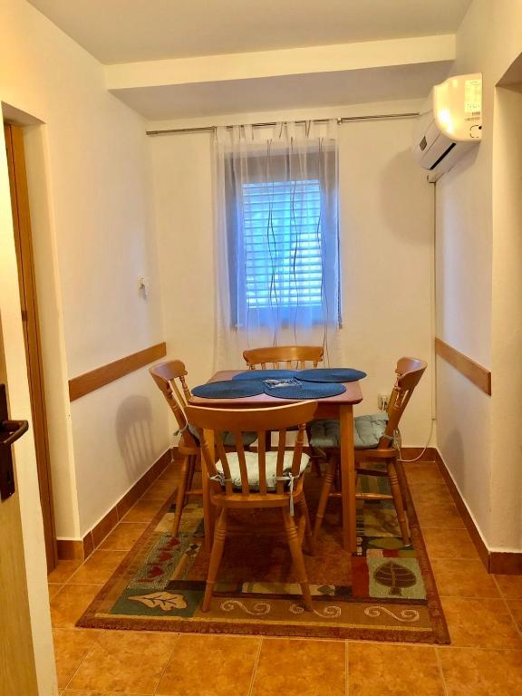 Fotografie z fotogalerie ubytování Apartment Aida v destinaci Karlobag