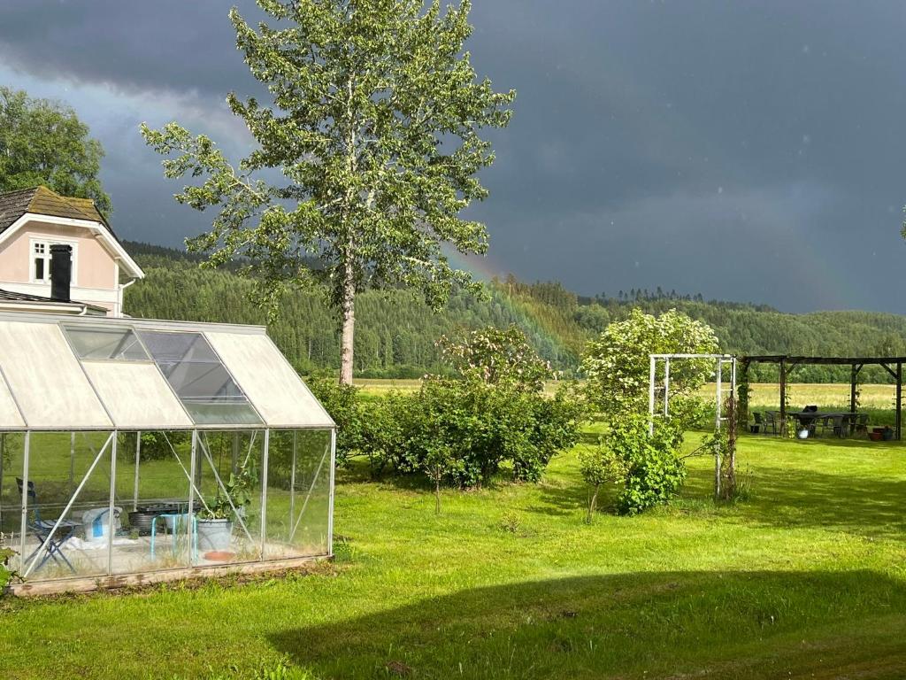 Zahrada ubytování Rosa Huset Osebol
