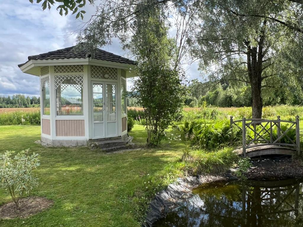 Zahrada ubytování Rosa Huset Osebol