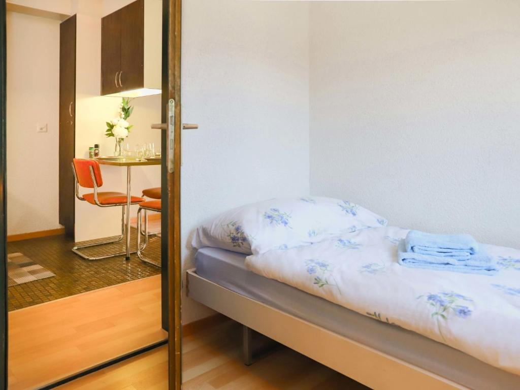 Postel nebo postele na pokoji v ubytování Apartment Imperial-4 by Interhome