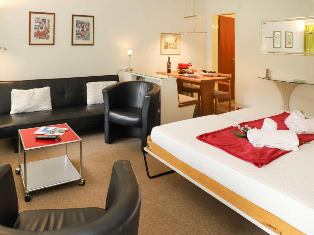 Postel nebo postele na pokoji v ubytování Apartment Matten - Utoring-12 by Interhome