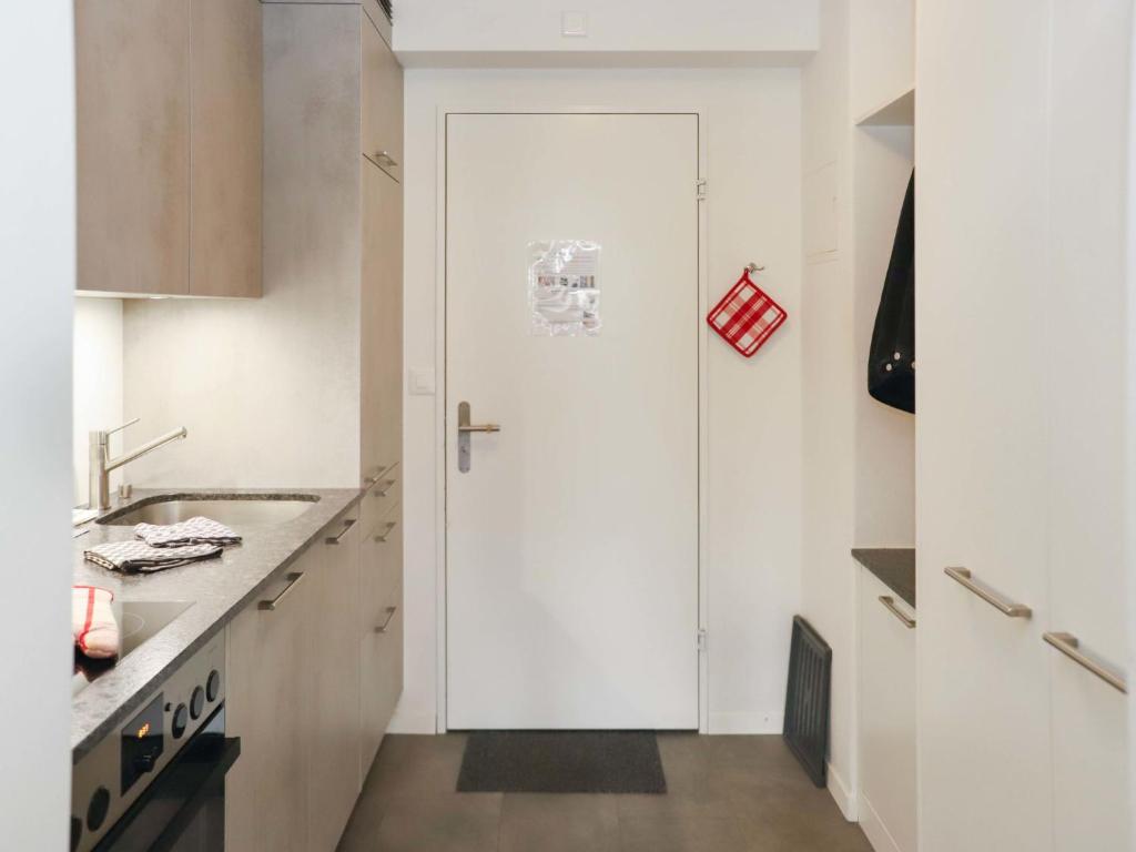 Kuchyň nebo kuchyňský kout v ubytování Apartment Matten - Utoring-9 by Interhome