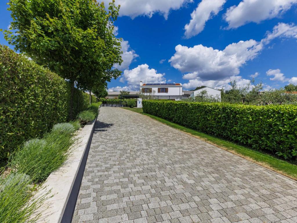 Ogród w obiekcie Villa Luna Rossa by Interhome