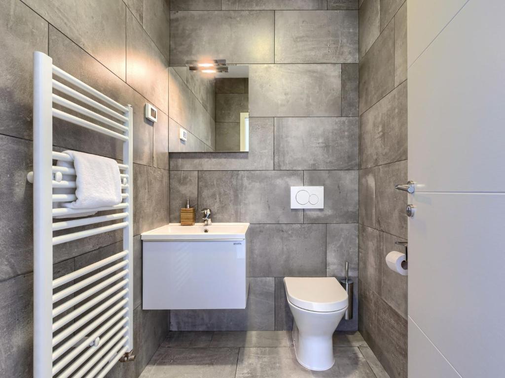 Łazienka w obiekcie Villa Luna Rossa by Interhome
