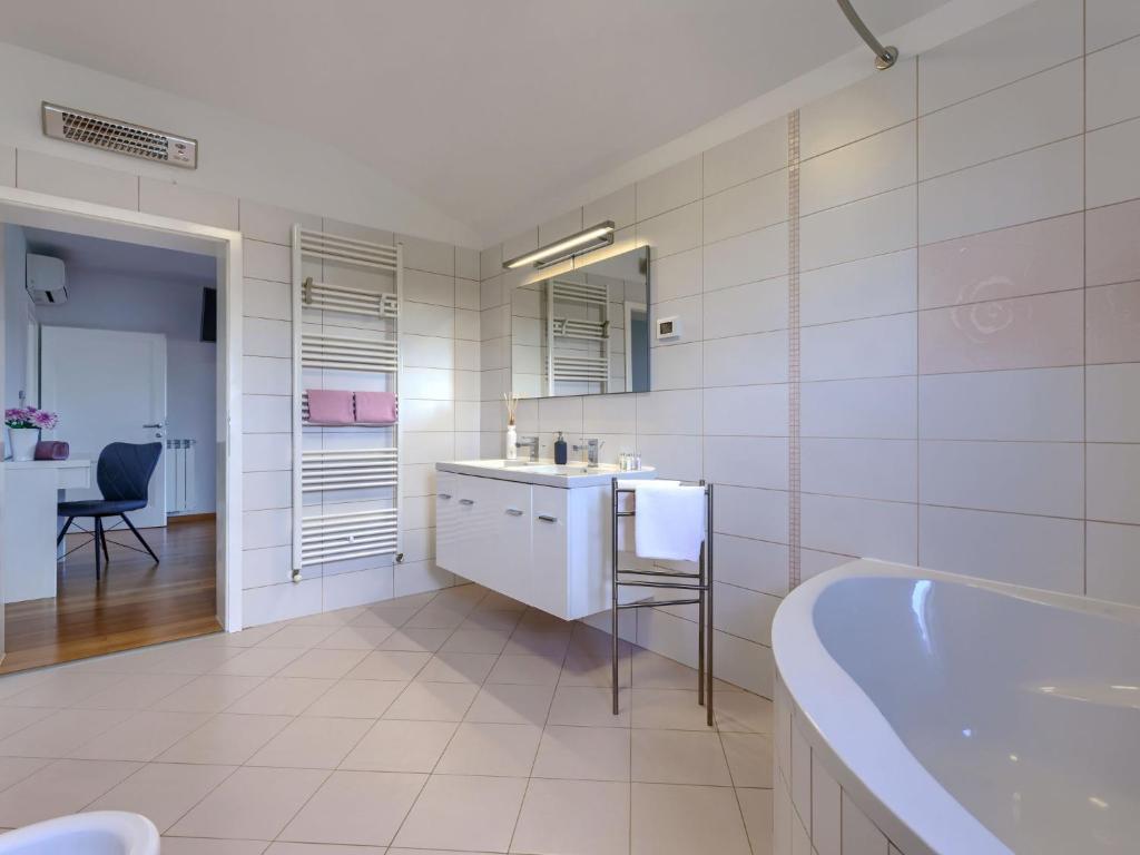 Koupelna v ubytování Villa Anastasia by Interhome