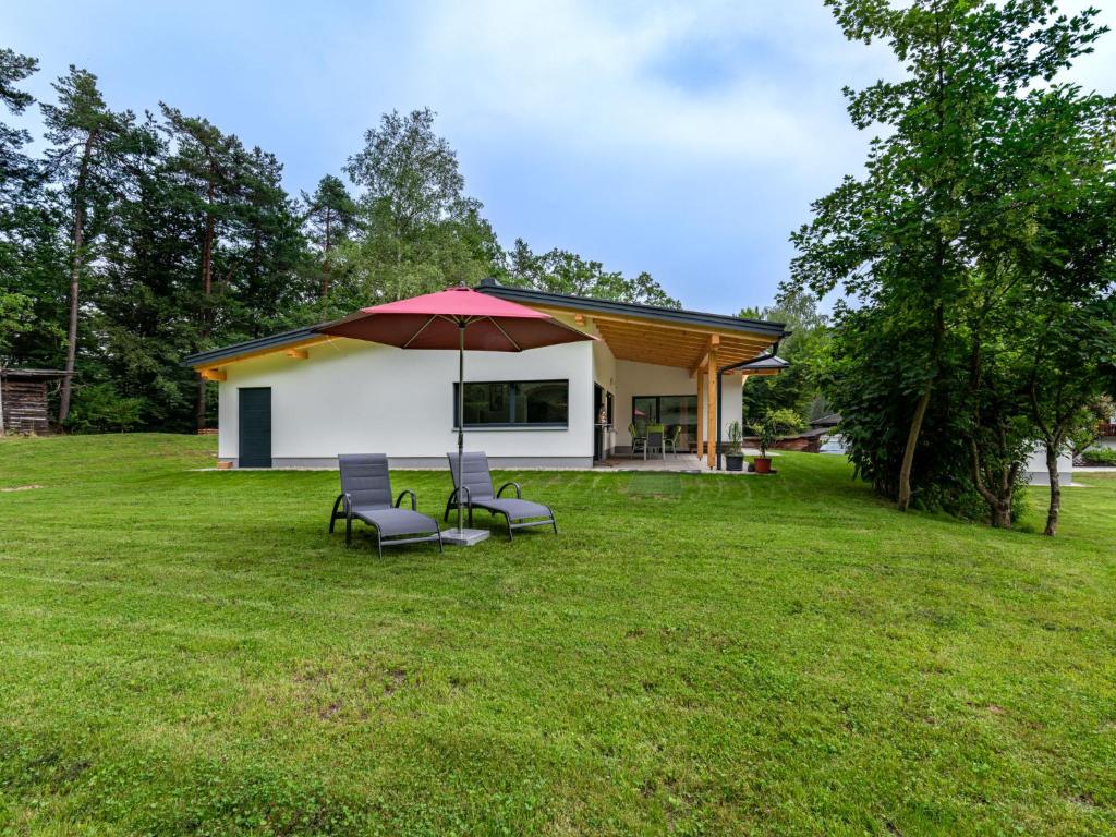 Zahrada ubytování Holiday Home Sonnenteich-Haus by Interhome