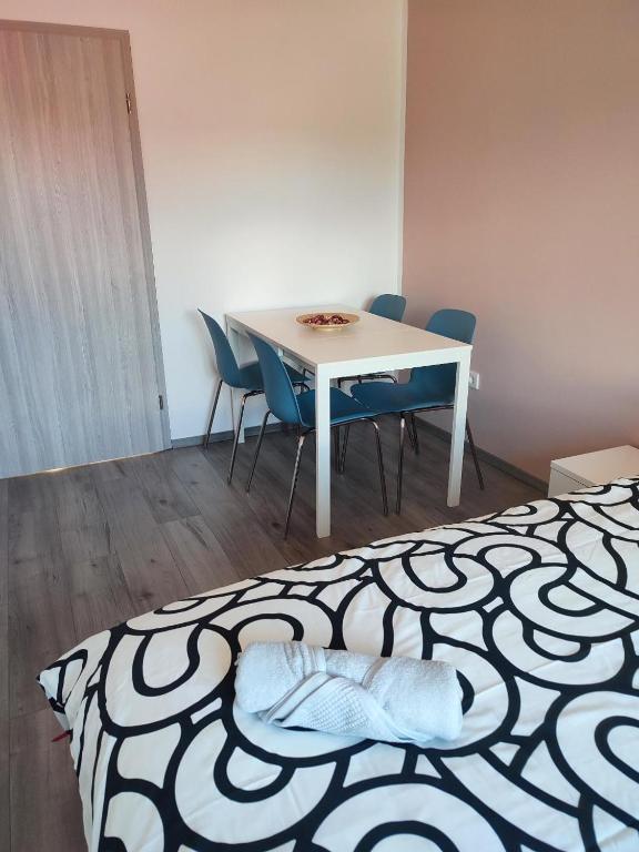 Postel nebo postele na pokoji v ubytování Tilka`s house