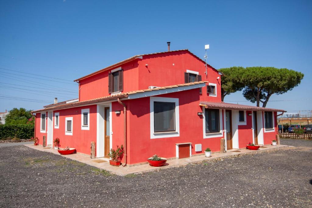 Το κτήριο όπου στεγάζεται  η παραθεριστική κατοικία