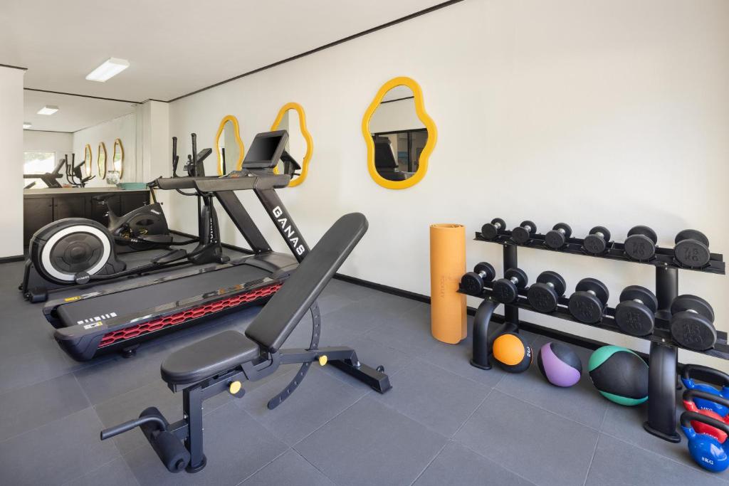 Fitness centrum a/nebo fitness zařízení v ubytování The Rockley by Ocean Hotels - Breakfast Included