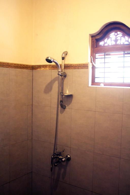 Tiny Royal Palace - 13