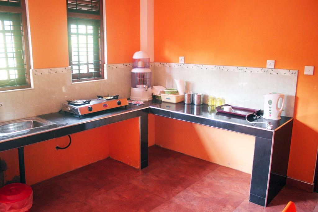 Tiny Royal Palace - 3