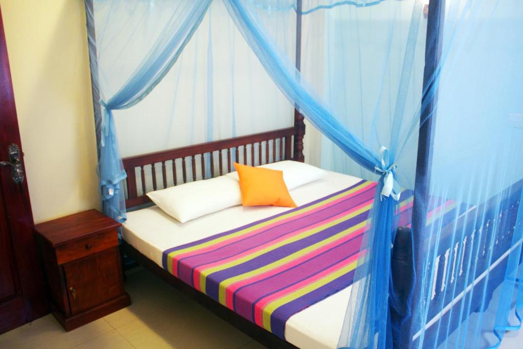 Tiny Royal Palace - 9