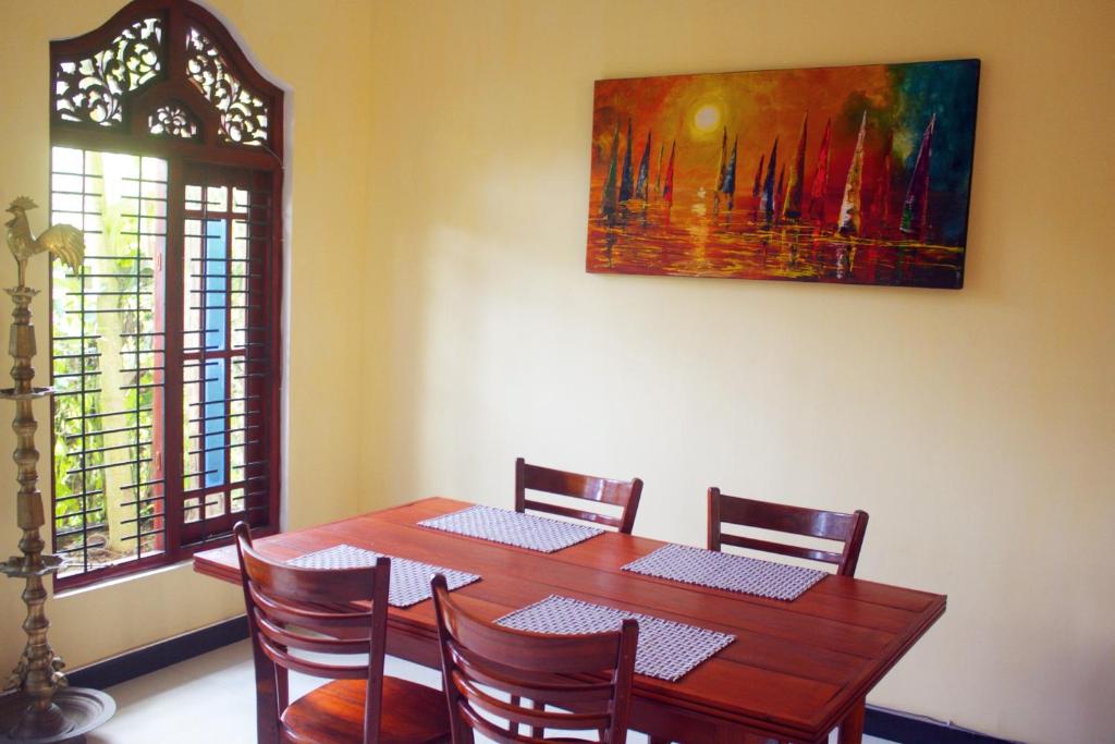 Tiny Royal Palace - 1