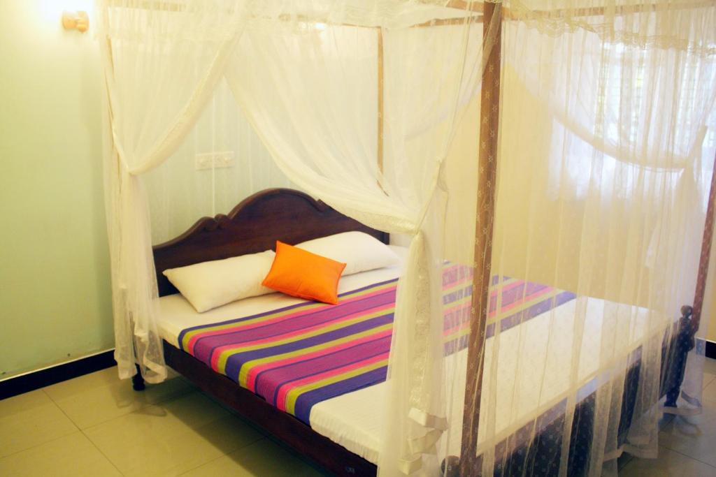 Tiny Royal Palace - 2