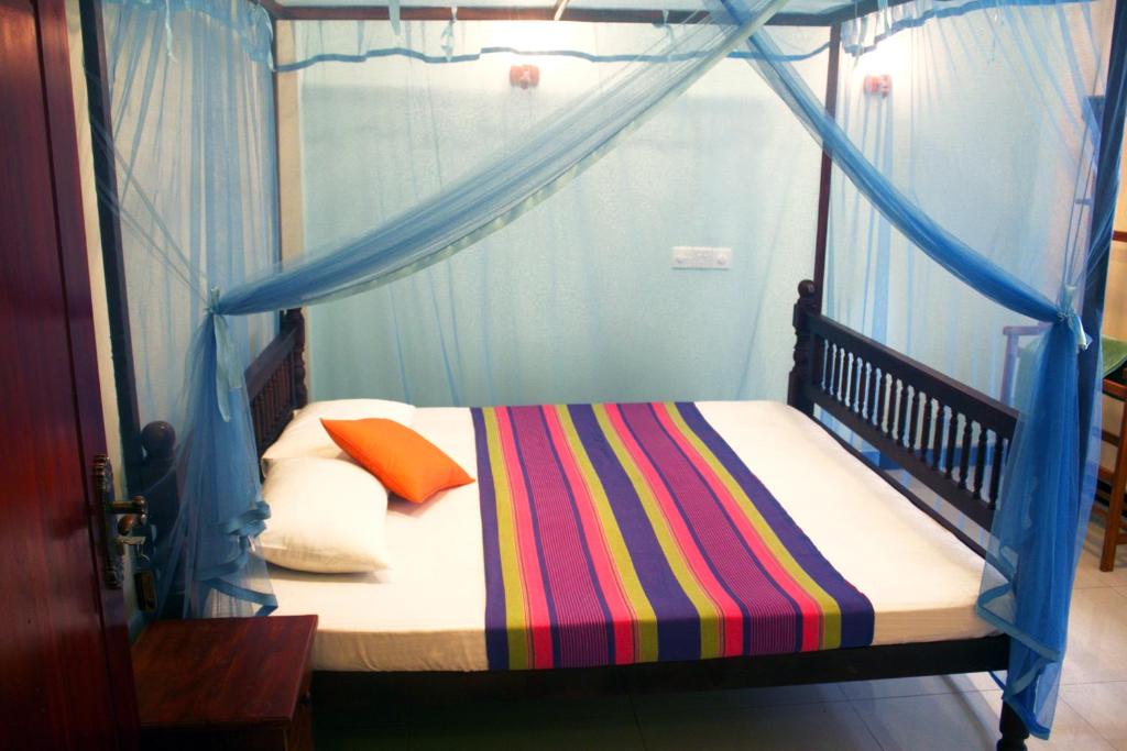 Tiny Royal Palace - 10